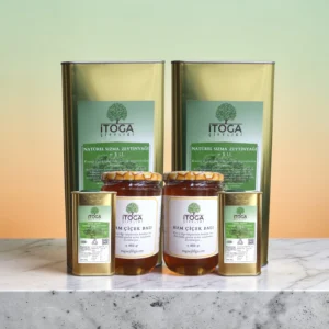 İTOGA Çiftliği Taş Ev Mutfağı ürün sepeti zeytinyağı bal ve kekik çeşnili zeytinyağı seti